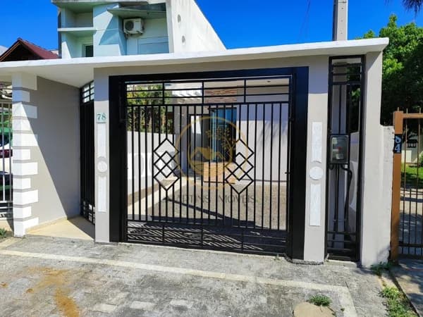 Casa à venda no bairro Vila Monte Carlo em Cachoeirinha/RS