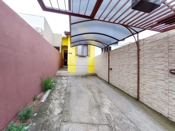 Casa à venda no bairro Jardim do Bosque em Cachoeirinha/RS