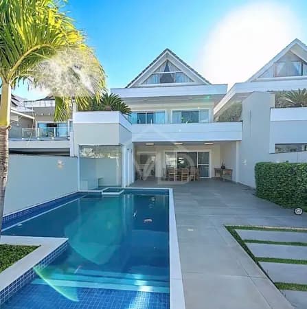Casa de Condomínio em Rio de Janeiro - Barra da Tijuca