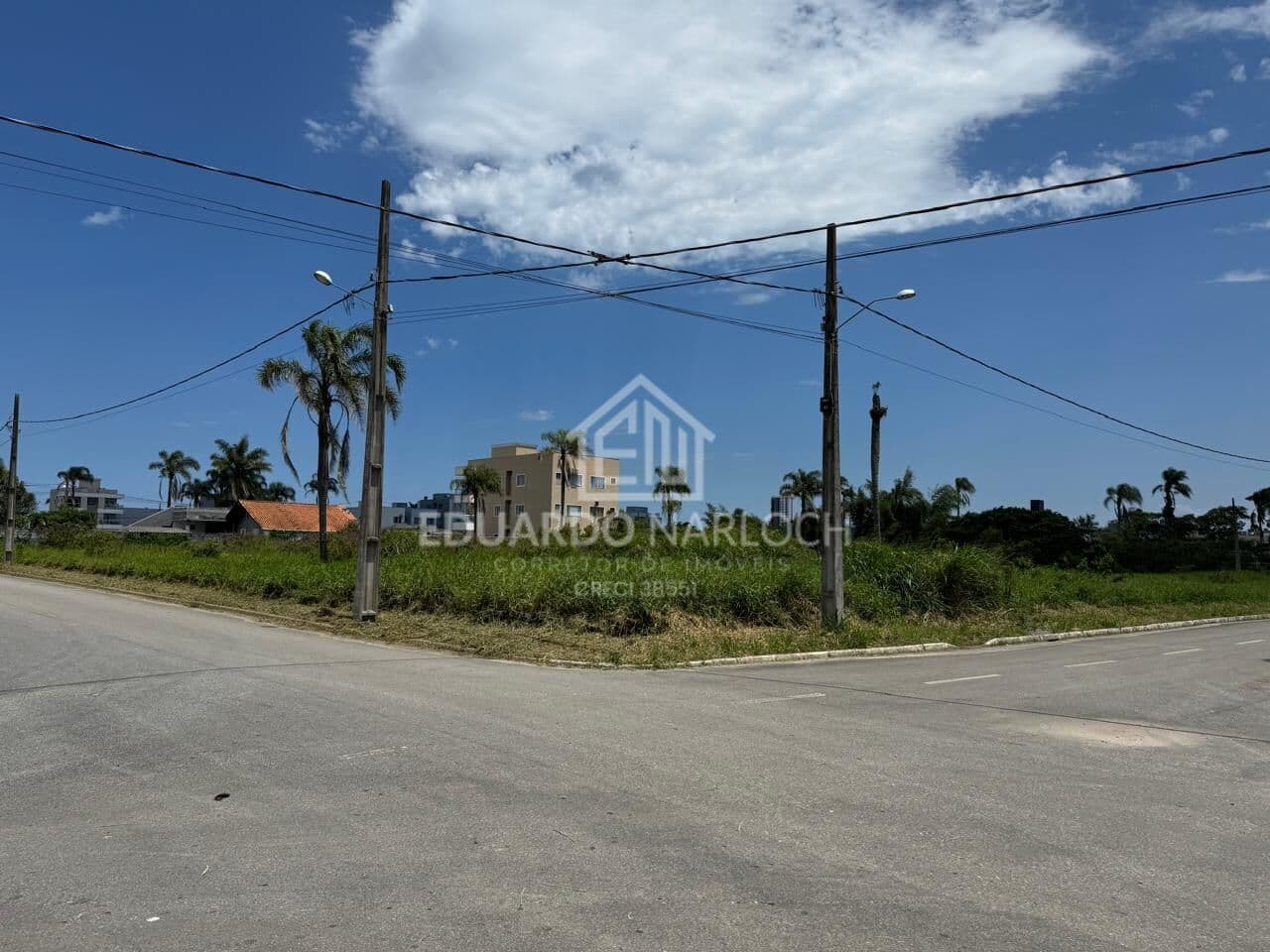TERRENO DE ESQUINA COM ALTO POTENCIAL