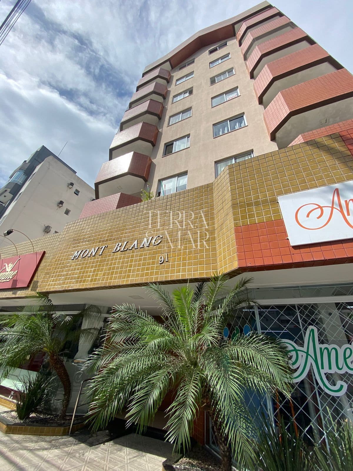 Apartamento à venda no bairro Centro em Itajaí no Edifício Mont Blanc