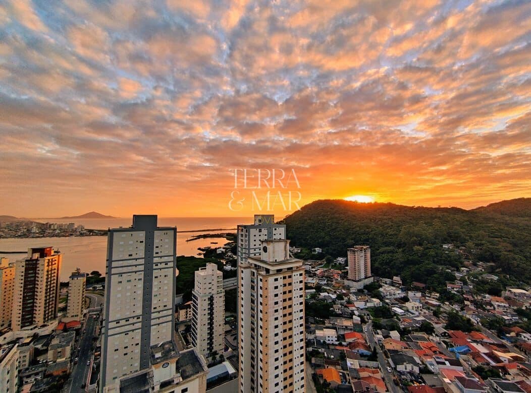 Apartamento à venda no bairro Fazenda em Itajaí no Edifício You New Style