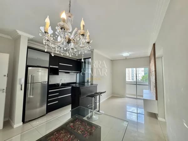 Apartamento à venda no bairro Carvalho em Itajaí no Edifício Jardim das Tulheirass