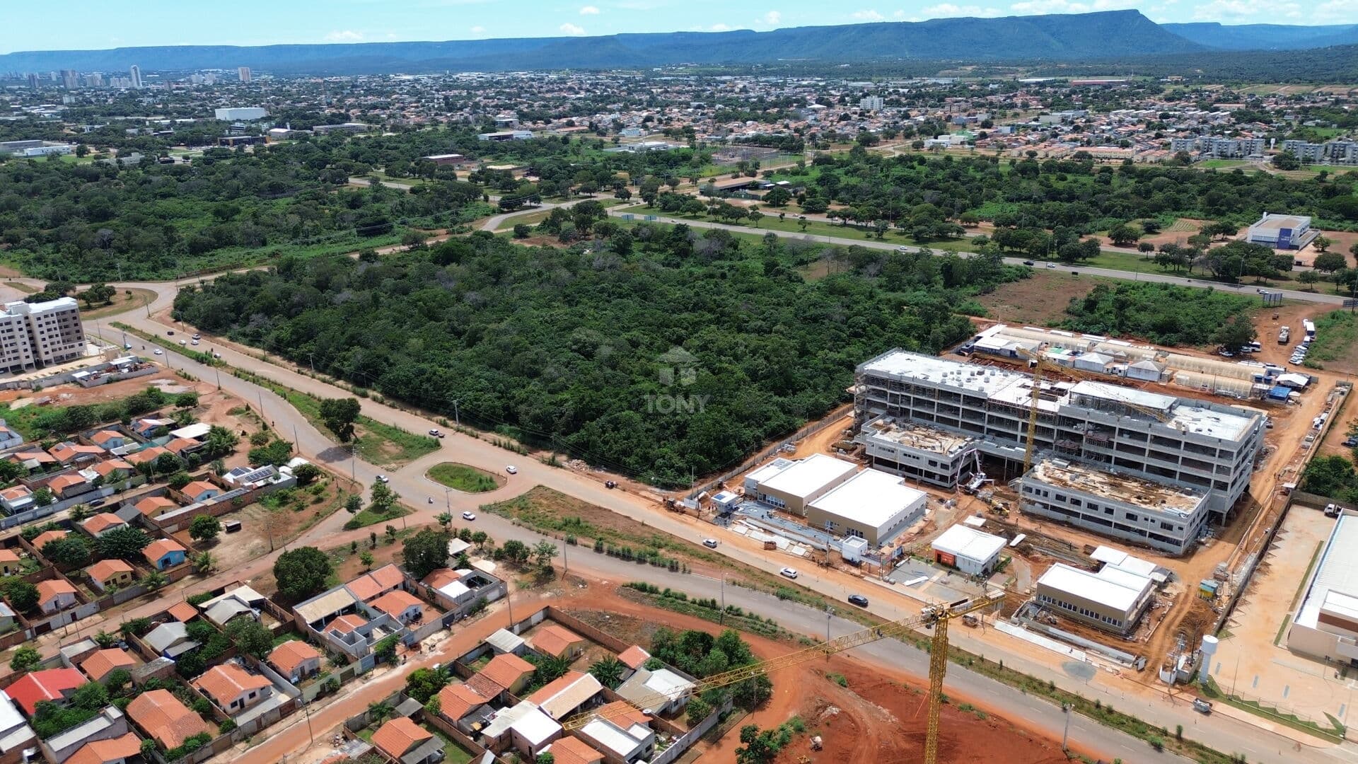 Terreno comercial de 1.860m² na Teotonio Segurado