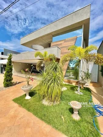 Casa no Condomínio Damha V