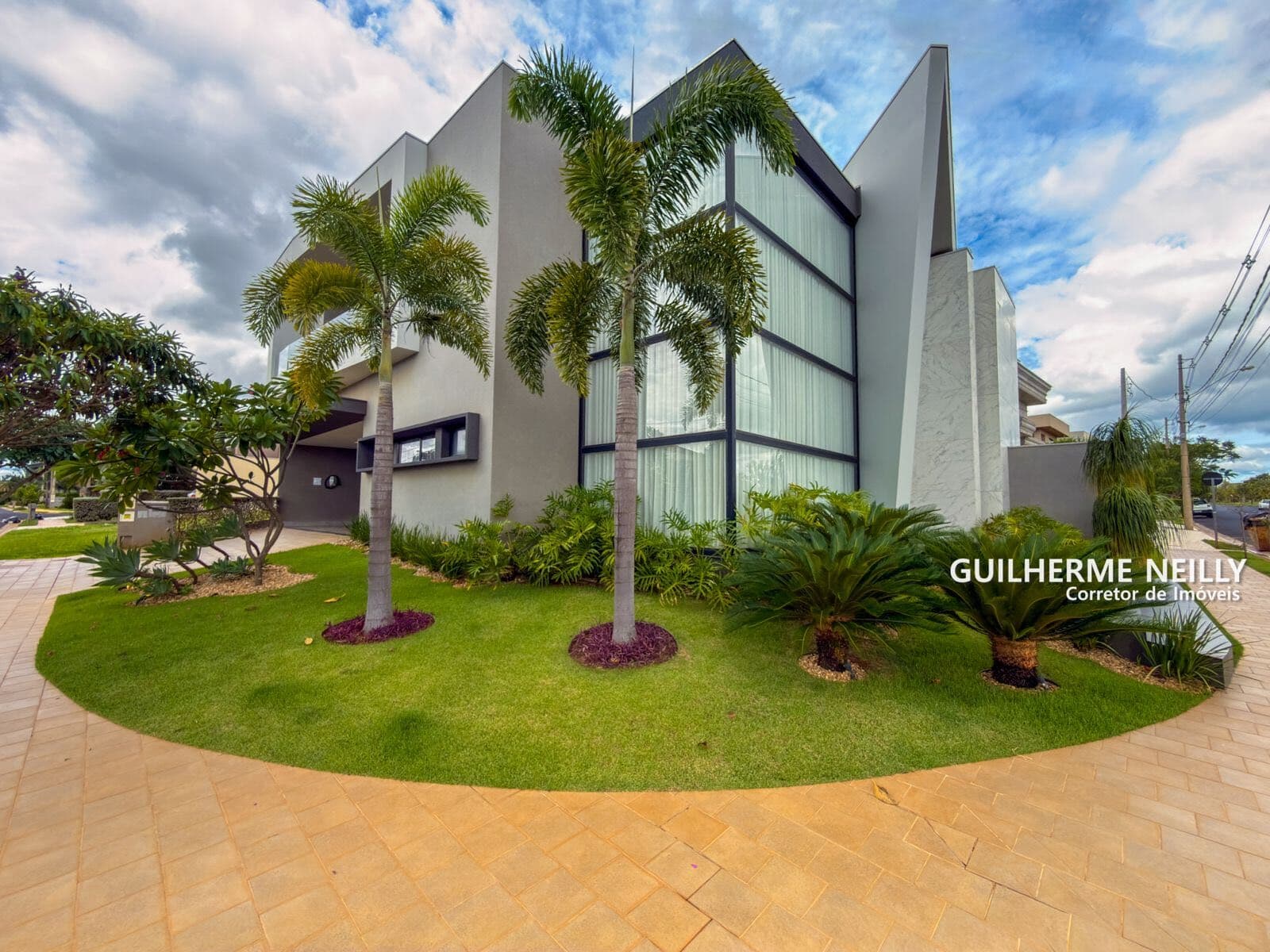 Casa no Condomínio Damha VI