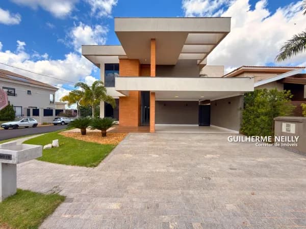 Casa no condomínio