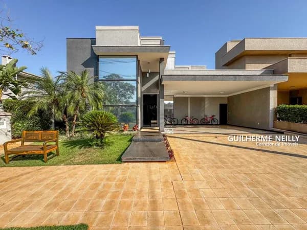 Casa no Condomínio Damha V