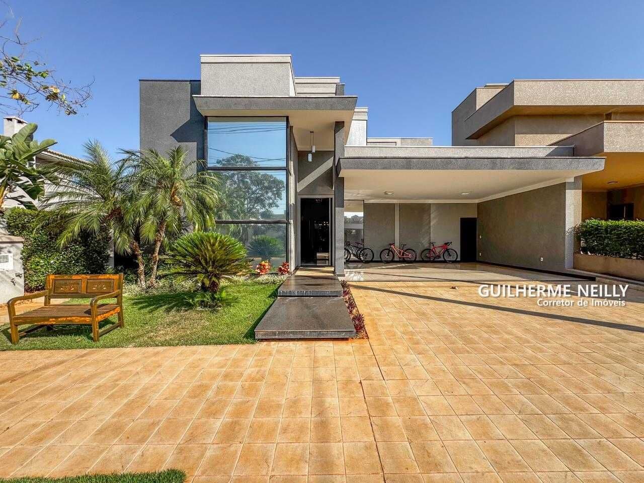 Casa no Condomínio Damha V