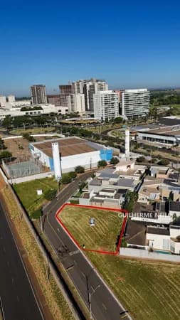 Terreno de 711m² no Condomínio Residencial Eco Village I