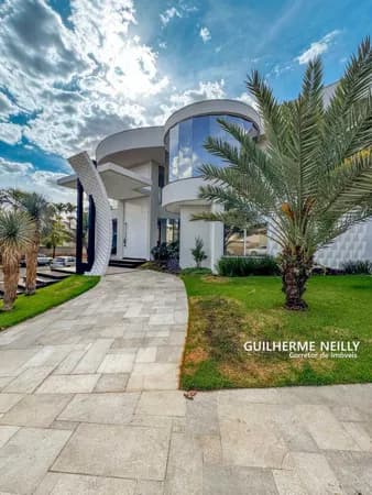 Casa no Condomínio Damha V