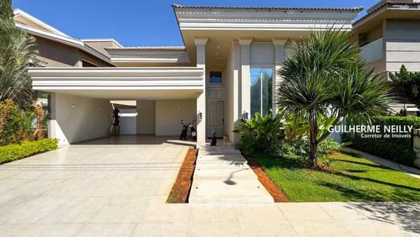 Casa no Condomínio Damha V