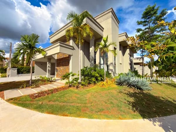 Casa no Condomínio Damha V