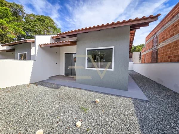 Casa Amplo Terreno com 2 dormitórios na Quinta dos Açorianos
