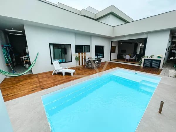 Casa Alto Padrão com Piscina 4 dormitórios no Itacolomi