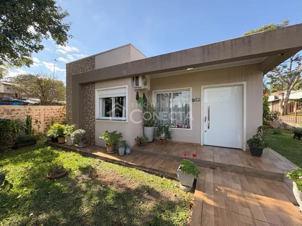 Casa de esquina à venda no bairro Sassi, próxima ao Centro!!