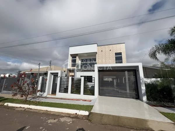 Casa a venda no bairro privilegiado, próximo a praça Soldado Adriano!