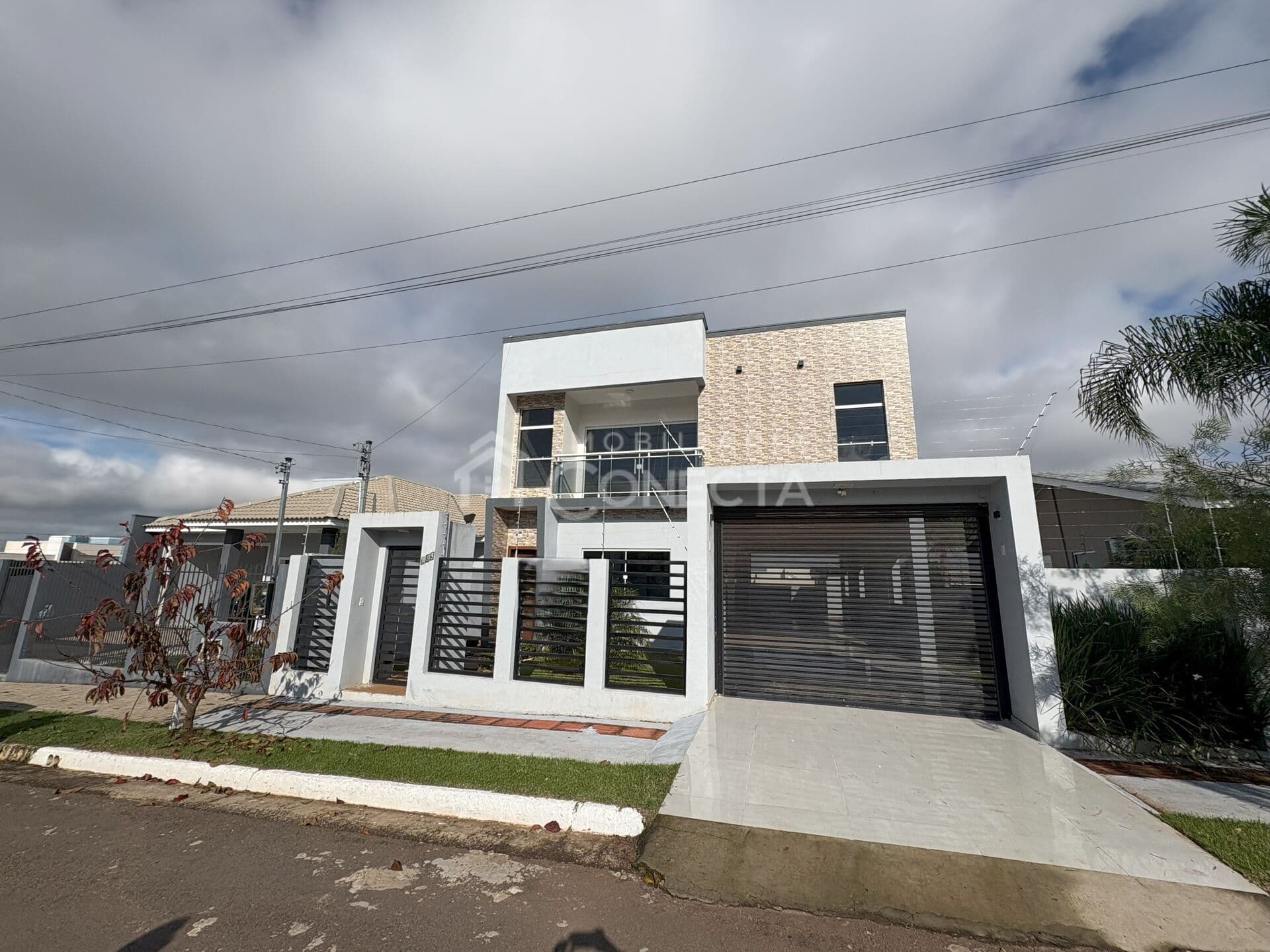 Casa a venda no bairro privilegiado, próximo a praça Soldado Adriano!