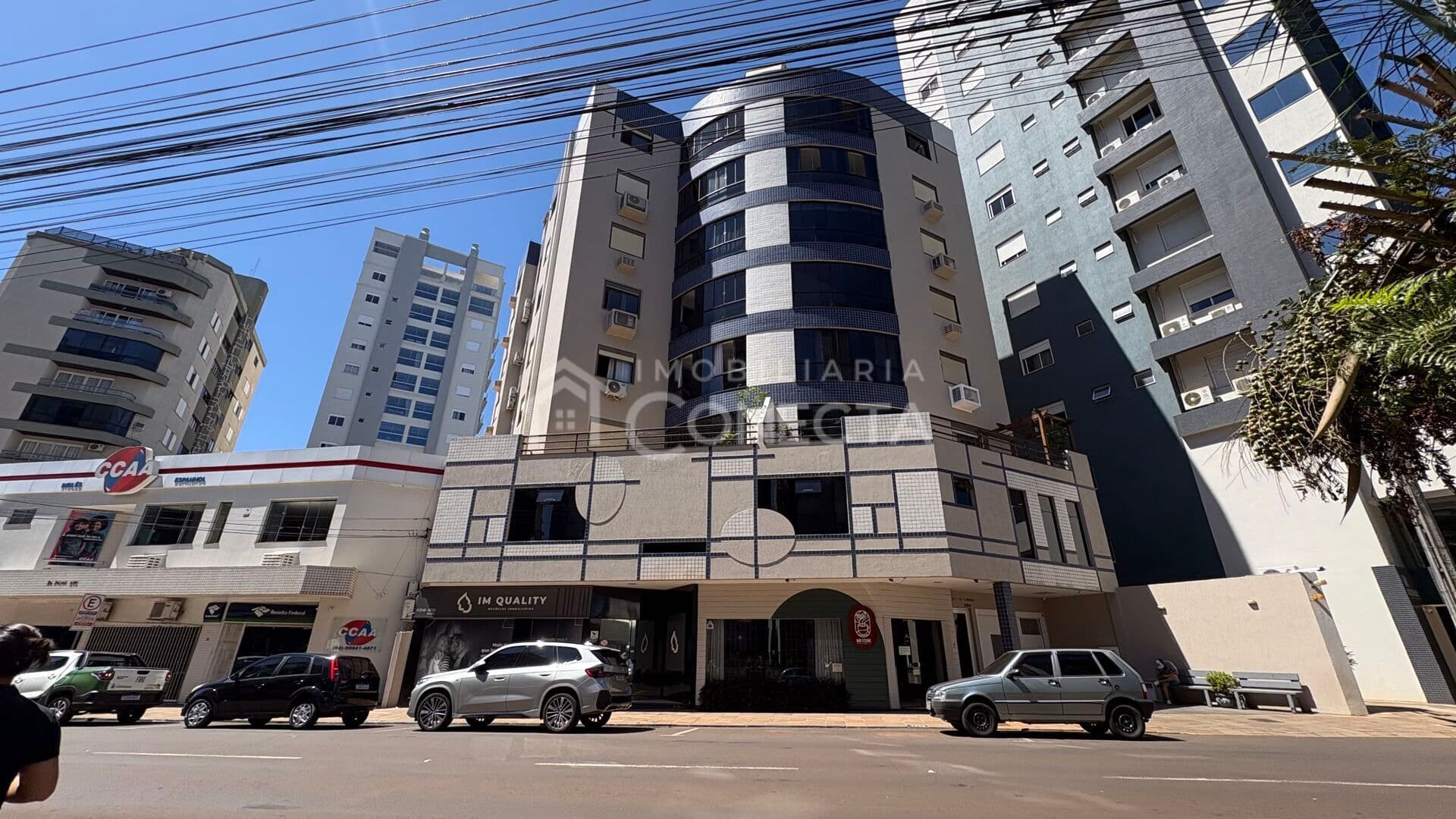 Apartamento de 2 Dormitórios - 1 suíte mobiliado na Av. Pátria!