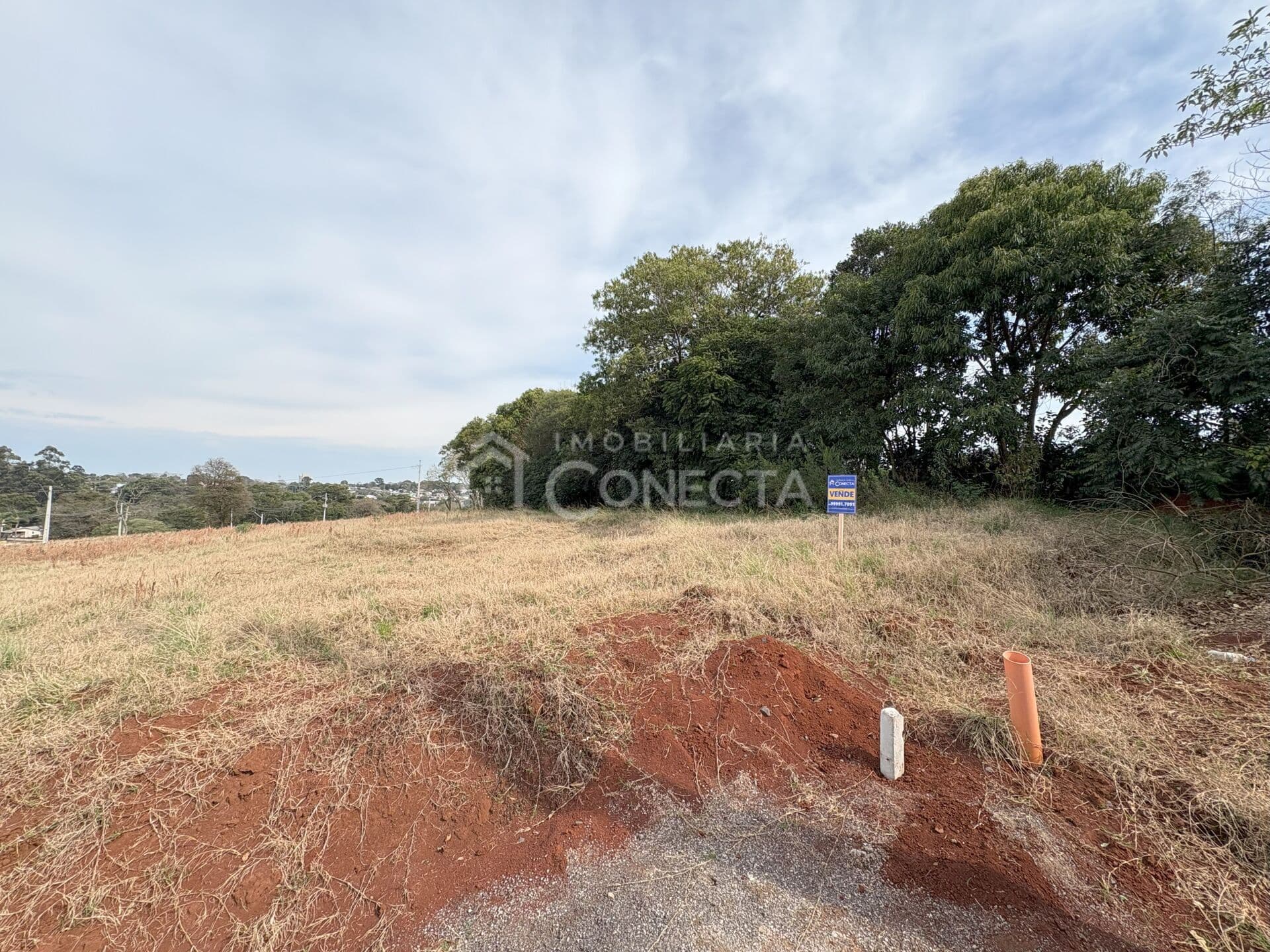 Terreno de esquina a venda no Loteamento San Pietro!