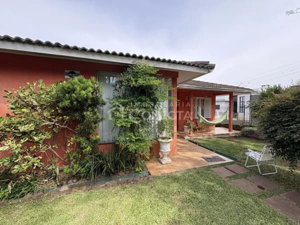 Casa a venda no bairro Oriental!