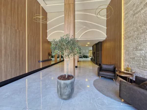 Apartamento três dormitórios.