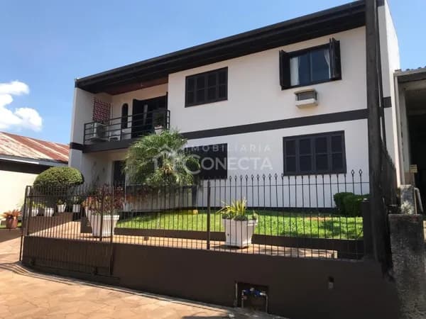 Casa a venda com 04 dormitórios sendo 01 suíte
