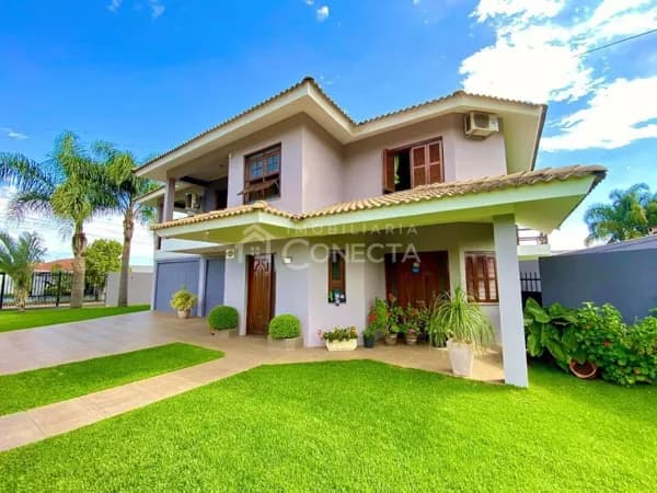 Casa a venda com amplo terreno localização no Bairro Loeff!