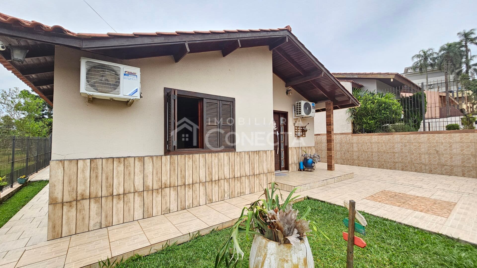 Casa a venda com 3 dormitórios com excelente localização a poucos metros da Avenida Pátria!
