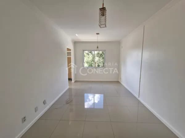 Apartamento dois domitórios Semi Mobiliado.