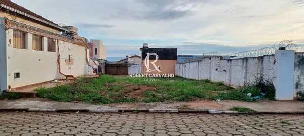 Lote/Terreno em Passos - Centro