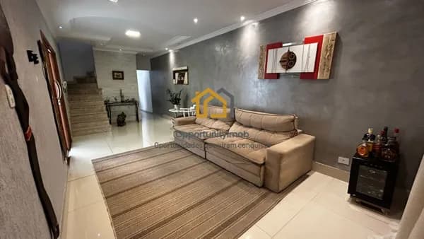 Sobrado à Venda na Vila São Francisco com 260m², 5 Quartos, 3 Suítes e 2 Vagas em São Paulo