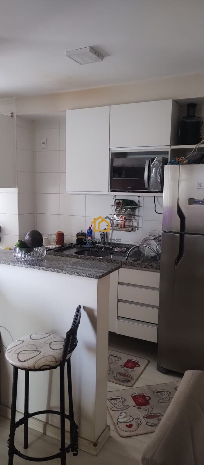 Apartamento com 2 dormitórios e 1 vaga