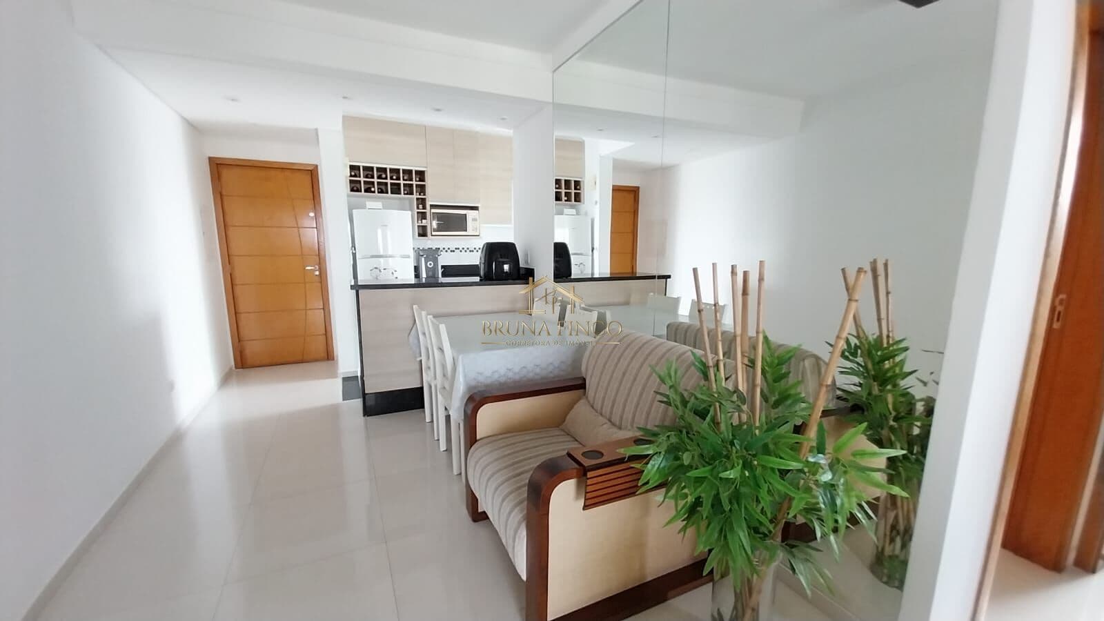 Lindo apartamento PORTEIRA FECHADA de 70 m² - Andar alto - Rua Silvia em São Caetano do Sul!