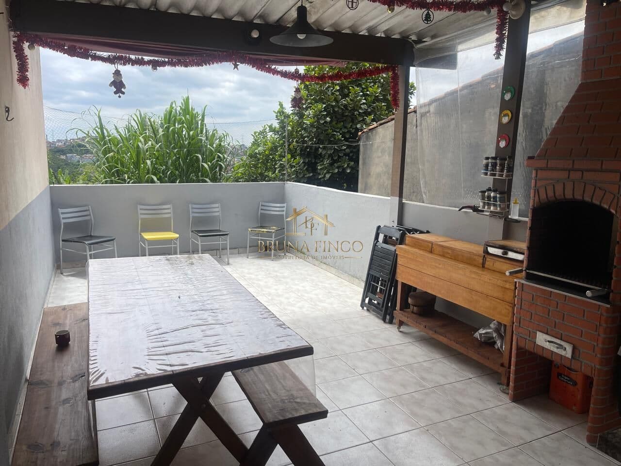 SOBRADO 145 M² DE 3 DORMITÓRIOS (2 CASAL E 1 SOLTEIRO), ÁREA C/ CHURRASQUEIRA, 2 VAGAS DE GARAGEM!