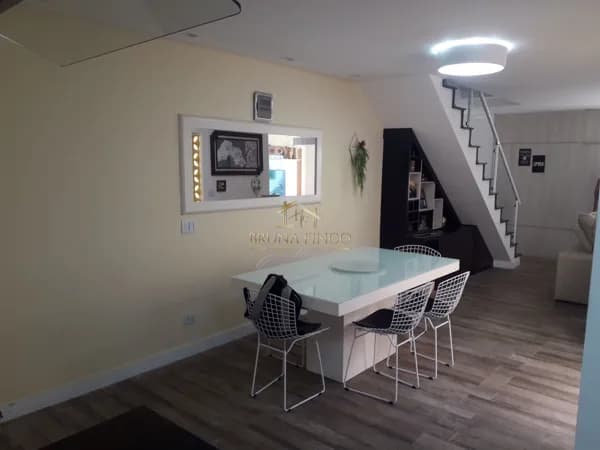 LINDO SOBRADO EM CONDOMÍNIO | 3 DORMTS | SUÍTE | BANHEIRA | VARANDA | ÁREA GOURMET C/ CHURRASQUEIRA/FORNO A LENHA E DE PIZZA | 3 VAGAS! 194 M²