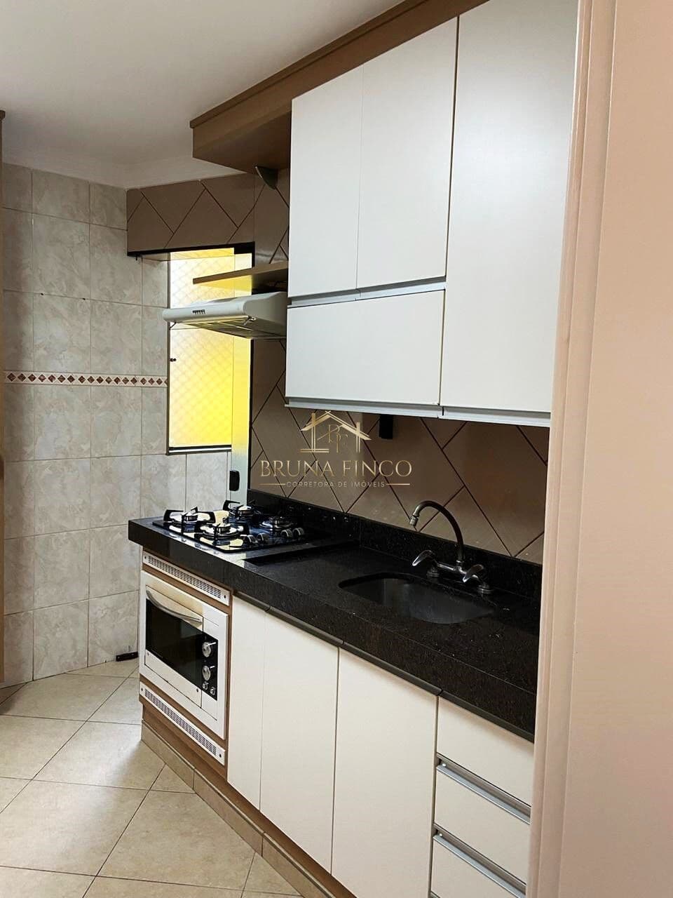 LINDO APARTAMENTO FRENTE PLANEJADO DE 81 M² - 3 DORMTS, SUÍTE, SACADA, 2 VAGAS COBERTAS!