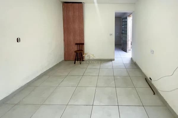 3 CASAS NO TERRENO - Ao lado da Av. Queiroz Filho
