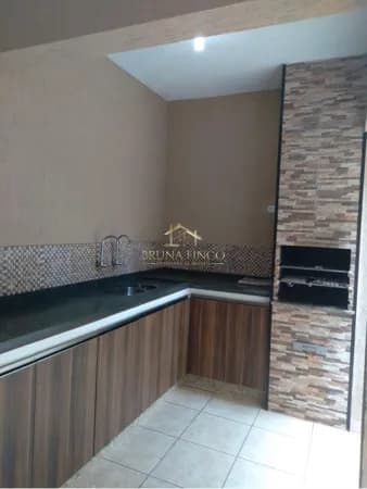 SOBRADO AMPLO DE 225 M² - 3 DORMTS, SUÍTE, SACADA, ESPAÇO GOURMET C/ CHURRASQUEIRA E 2 VAGAS!