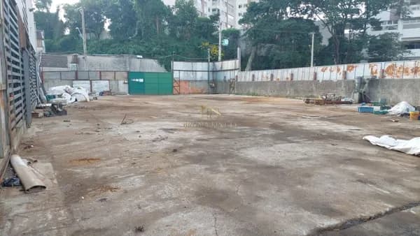 TERRENO PLAINO DE 398,49 M ² (COMERCIAL/RESIDENCIAL) AO LADO DA AV. PEREIRA BARRETO!