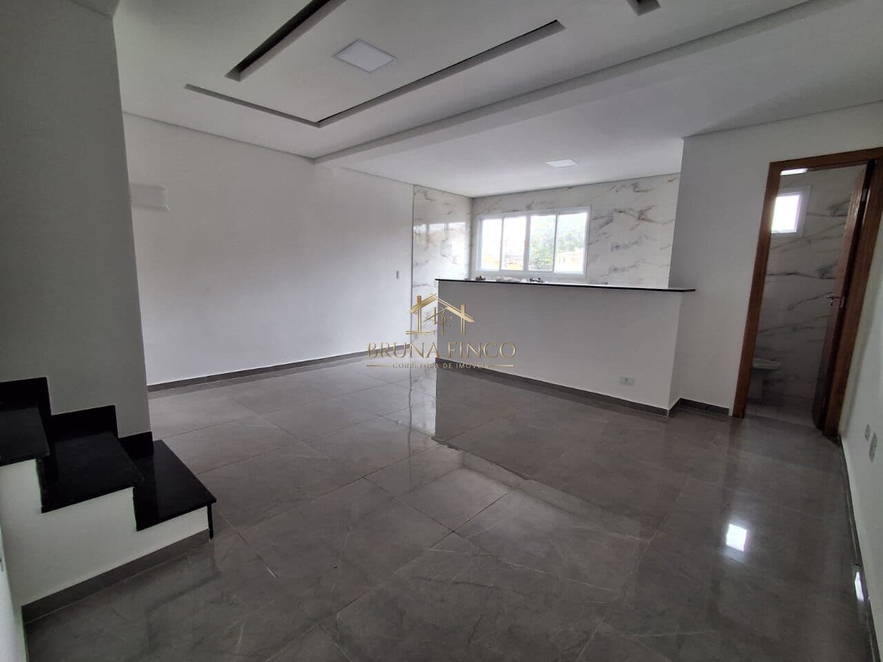 SOBRADO NOVO - ACABAMENTO PREMIUM - 114 M² - 2 SUÍTES, SACADA, QUINTAL/COBERTURA, DEPÓSITO E 3 VAGAS!