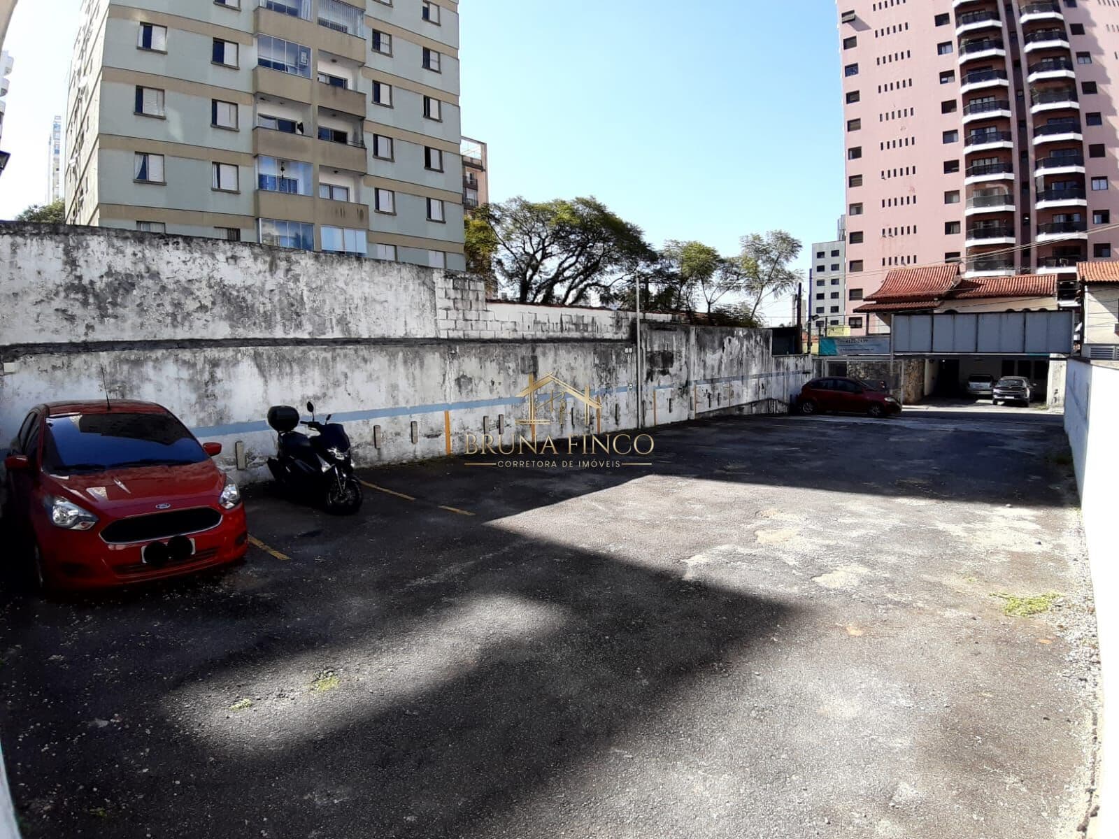 TERRENO IDEAL PARA ESTACIONAMENTO - 18 CARROS/VAGAS - 250 M²