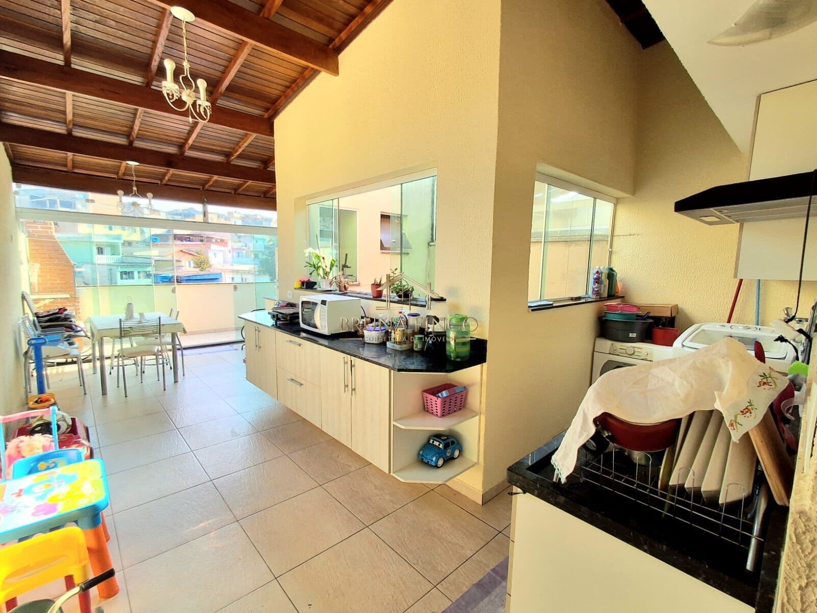 LINDA COBERTURA PLANEJADA DE 80 M² - 2 DORMTS, SACADA, COZINHA E CHURRASQUEIRA NA COBERTURA E 2 VAGAS DE GARAGEM!
