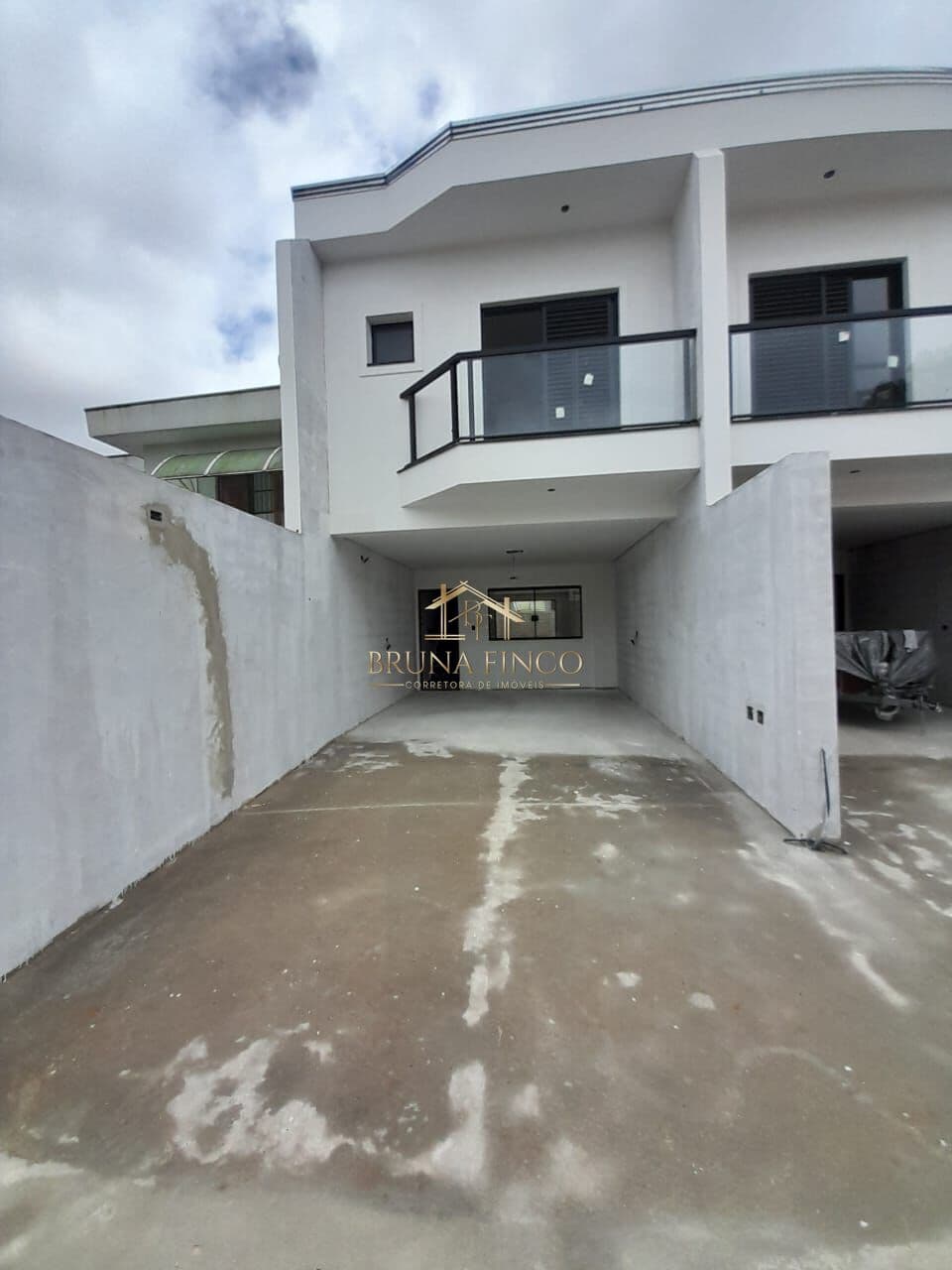 LINDO SOBRADO NOVO DE 142 M² - 3 DORMTS, SUÍTE, CLOSET, SACADA, QUINTAL GOURMET C/ CHURRASQUEIRA!