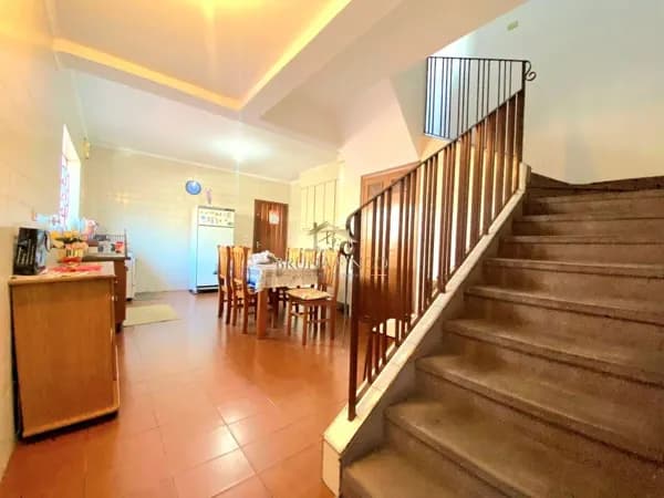 LINDO SOBRADO RESIDENCIAL/ COMERCIAL AO LADO DO PARQUE CHICO MENDES DE 177 M² - 3 DORMITÓRIOS, VARANDA, QUINTAL E 3 VAGAS!