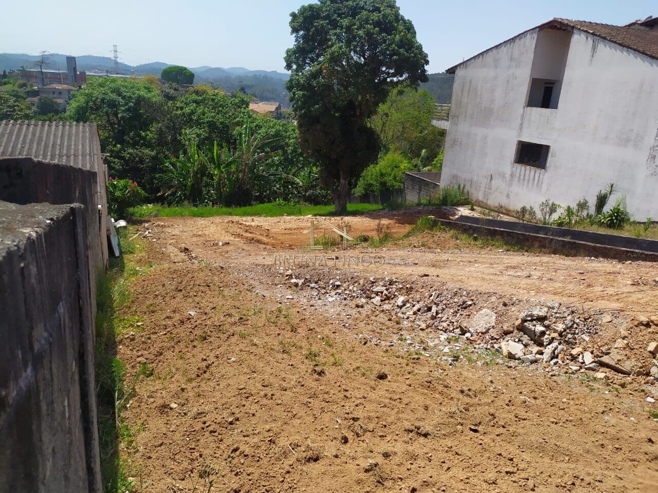 TERRENO DE 400 M² PRÓXIMO A REGIÃO CENTRAL - EXCELENCE USO DE SOLO!