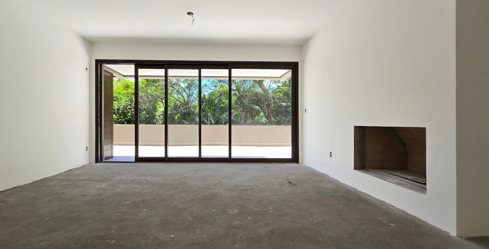 Apartamento Alto Padrão - TRÊS FIGUEIRAS