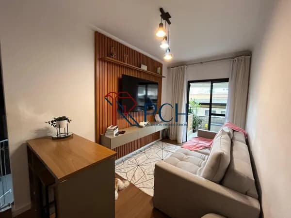 Apartamento à venda em condomínio em Guilhermina, Praia Grande-SP