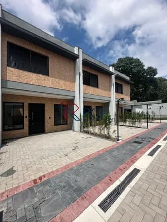 Casa Sobrado com 03 dormitórios Vila Colorau/Vila Barcelona, Sorocaba/SP