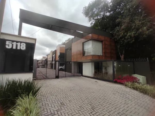 Casa em Condomínio com 3 quartos Pronta para Morar em Santa Felicidade